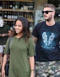 Et à en croire les deux images. M Pokora Bientot Papa Sa Compagne Christina Milian Est Enceinte Elle