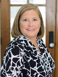 Amy Lapp's Instagram, Twitter & Facebook