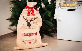 La Hotte Personnalisee De Noel De A Qui S Le Choix Deco Et Ecolo Maman Eveille Ses Enfants
