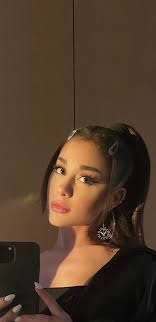 Image about quotes in wallpapers by naestheticz. Wallpaper Ariana Grande