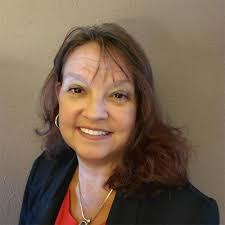 Robyn Hudson's Instagram, Twitter & Facebook