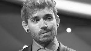 Er soll in den morgenstunden über bord gesprungen sein, anschließende suchen nach dem sänger und schauspieler blieben erfolglos. Daniel Kublbock Vermisst Schadelbruch Schock Vater Gunther Luftet Dieses Geheimnis News De