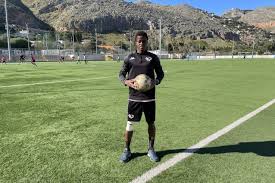Dopo il monopoli il palermo riparte dal via: Dai Barconi Ai Campi Da Calcio Col Palermo La Storia Di Aziz Toure Che Sogna La Champions
