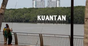Aku tidak putus asa, aku terus merayu dia sambil sedikit memaksa. Jerebu Pada Paras Sederhana