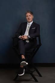 İlk adım olarak cihan'ın babası rahmi'nin kendisine borçlanmasını sağlamış, cihan'ın kızı hazal'ın çıplak görüntüsünün olduğu bilgisayarı ele geçirmiştir. Menajerimi Ara Nin Kirac I Baris Falay Dunyada Karsilik Bulmus Diziyi Bu Topraklara Uyarliyoruz Magazin Haberleri Ntv