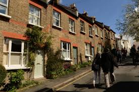 If prices chill or even drop slightly in some markets, it will not lead to a foreclosure crisis. Atvi Htjijiclm