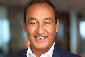 親の七光」が職場にやって来る夏