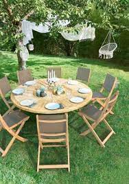 une belle table ronde pour des dejeuners et diners au jardin a retrouver dans votre bricomarche le lu table de jardin salon de jardin plastique mobilier jardin