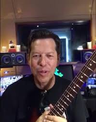 Guitarrista, compositor, arreglista, productor discográfico. Immac Immac Presenta Al Gran Guitarrista Kiko Cibrian