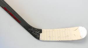 Anthony mantha's stick breaks as he attempts a breakout pass, leading to a prime scoring chance for the philadelphia flyers, subsequently stopped by jimmy howard. 39 Anthony Mantha Game Used Stick Autographed Detroit Red Wings Nhl Auctions