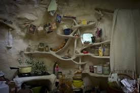 Epingle Par Trinity King Sur The Dream En 2020 Kerterre Maison En Adobe Maison Earthship