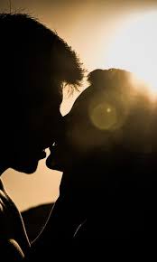 Romantic Couple Kiss 4k Wallpaper For Iphone And 4k For Laptop Download Now For Free Hd 4k Love Co Romantic Couple Kissing Kissing Couples Romantic Couples