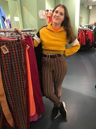 Vi ser det i magasiner, moteblader og i butikker, sier christensen. Vintage Second Hand Retro Hva Er Egentlig Forskjellen Melk Honning