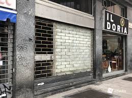 Figlio di aimone di savoia, per un breve. Milano Negozio Via Amedeo Daosta Urbanfile Blog