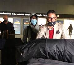 Jun 24, 2021 · boca juniors advíncula siempre tuvo el deseo de vestir la camiseta de boca horacio rossi, representante del jugador peruano, aseguró que las negociaciones con el xeneize están encaminadas. Luis Advincula Ya Esta En Buenos Aires Para Firmar Por El Boca Juniors Noticias Agencia Peruana De Noticias Andina