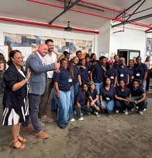 Group photo with learners at the Craft School