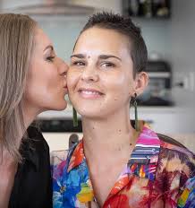 Kidney transplant: Tauranga tutor donates organ to student