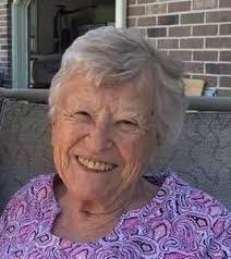 Julie Calder's Instagram, Twitter & Facebook