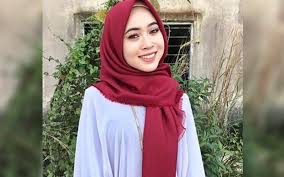Jemu pakai style sama dan paling susah nak cari idea nak bersiap dengan shawl. Trending Terkini Tudung Gaya 2019 Free Malaysia Today Fmt