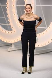 She is known for her wide range of roles across blockbusters. Marion Cotillard Chanel Photocall At Paris Fashion Week 2020 12 Zeitblatt Magazin