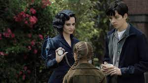 Well, not quite like himself. The 5 Best Things About Miss Peregrine S Home For Peculiar Children Teen Vogue