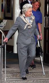 The Queen Wears A Grey Trouser Suit As She Leaves The King Edward Vii Hospital In London Following Keyhole Surg Her Majesty The Queen Hm The Queen Royal Queen