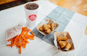 Hat Creek Burger Company 4206 S Interstate 35 San Marcos Tx 78666 Yp Com