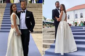 @beatakiraly @_camiciabykorinna #annabal #balatonfured #korinnakocsis #kk #camiciabykorinna #annabal2018 #couple #couplegoals #together. Mint Egy Hercegno Vasvari Vivien Gyonyoru Volt Az Anna Balon Hazai Sztar Femina
