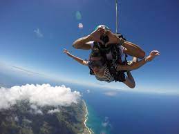 Jun 07, 2021 · for skydiving in hawaii and the united states as a whole, jumpers must legally be 18 years old on the day of the jump. Skydive Hawaii My First Skydiving Experience Oahu