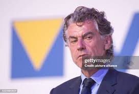 25 Board Of Varta Ag Stock Photos, High-Res Pictures, and Images