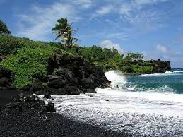 Black Sand Beach Hawaii Been There But Need To See It Again Maui Black Sand Beach Black Sand Beach Hawaii Punaluu Beach