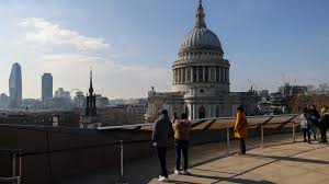 UK borrowing costs plunge as labor market cools and spending review looms