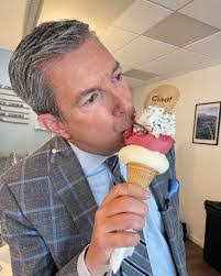 Sheldon Barrett's Instagram, Twitter & Facebook