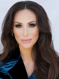 🇺🇸Wreaths across America🇺🇸 Mrs California American Alissa Carlson  Schwartz and Miss California for America Strong Brooke Oscarson helped lay  wreaths