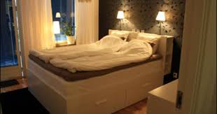 Pin Von Elena Valdegamberi Auf Wohnen Brimnes Bett Wohnen Wohnung