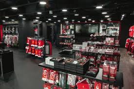 Official liverpool fc licensed store in north america. Liverpool Fc Opens Official Store In Singapore Thebusinessdesk Com