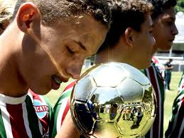 Ex-Fluminense e Barça B, meia Robert acerta com a Portuguesa para