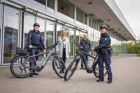 Auf dieser seite finden sie mehr informationen zu claudia martin aus gossau. Gossau Sg Stadtpolizei Region Gossau Neu Auf E Bikes Unterwegs Polizei News