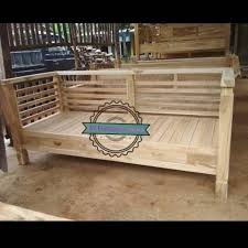 Kursi kayu minimalis dengan kualitas terbaik bukan dilihat dari desain ataupun ukirannya, namun yang paling utama adalah material kayu pembuatnya. Bangku Kursi Panjang Minimalis Sederhana Dan Murah Kayu Jati Mentahan Jepara Shopee Indonesia