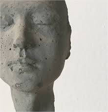 ▷ Visage gris par Beatrice Bizot, 2017