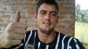 Torcedor fanático do União Barbarense que mora no interior do Rio Grande do  Sul se emociona ao ganhar camiseta do clube