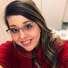 Kerry Compton's Instagram, Twitter & Facebook