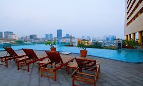 Kolam renang gbk senayangelora bung karno di senayan merupakan salah satu pusat olahraga masyarakat jakarta. Beberapa Pilihan Hotel Murah Ada Kolam Renang Di Jakarta Pagguci