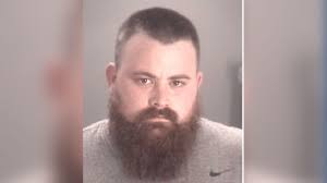 Collin Knapp's Instagram, Twitter & Facebook