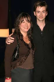 Each season, two teams of chefs compete for a job as head chef at a restaurant, while working in the kitchen of a restaurant set up in the television studio. Throwback Thursday Photos David Tennant Attends Hell S Kitchen In 2005