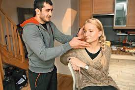 He is best known for competing in the middleweight division of polish. Mamed Chalidow Z Zona Chalidow Opowiada O Swoim Zyciu Prywatnym Zdjecia Super Express