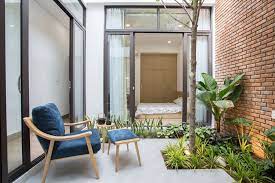 Banyak perumahan yang menyediakan rumah minimalis, namun terkadang tidak menyediakan taman di halaman. 12 Inspirasi Taman Rumah Minimalis Di Lahan Kecil