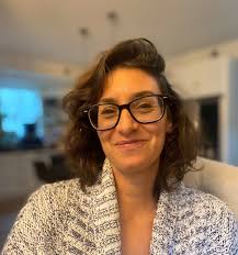 Dana Crews's Instagram, Twitter & Facebook