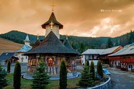 Aceasta pagina este pagina oficiala a manastirilor petru voda (de calugari) si paltin (de maici), intemeiate de parintele arhimandrit justin parvu. MÄƒnÄƒstirea Petru VodÄƒ JudeÈ›ul NeamÈ› Petru Voda Monastery Neamt County Photo Cezar Machidon