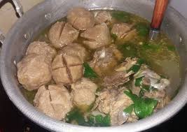 Bagaimana membuat bakso dan kuah bakso enak? 7 Resep Kuah Bakso Berbahan Kaldu Sapi Hingga Ikan Rasanya Nendang Udah Cocok Buat Jualan